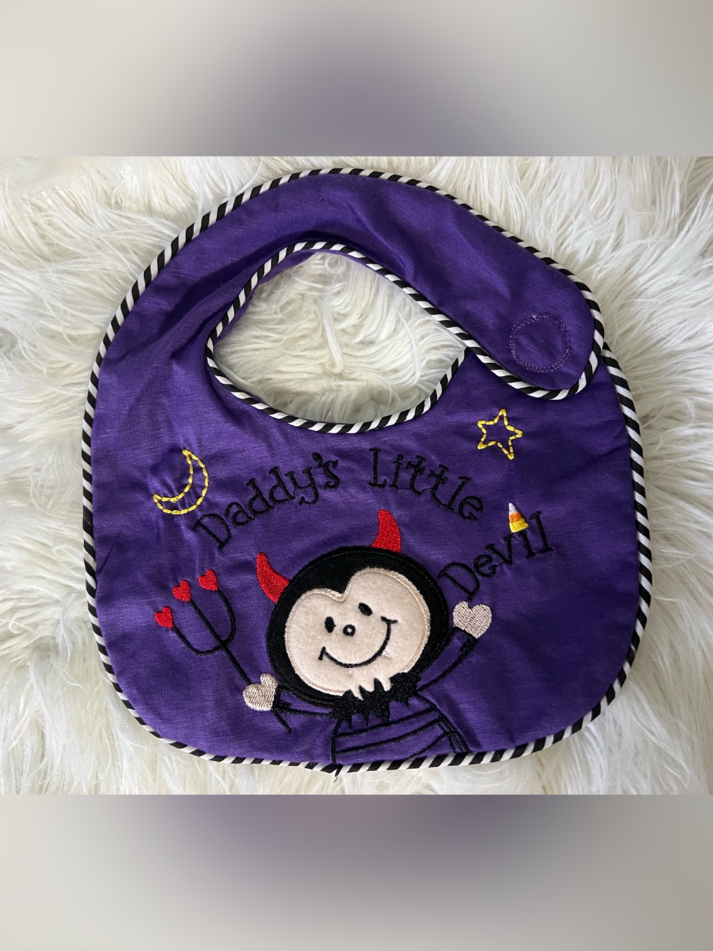 Source Unknown Purple 'Daddy's Little Devil' Baby Bib